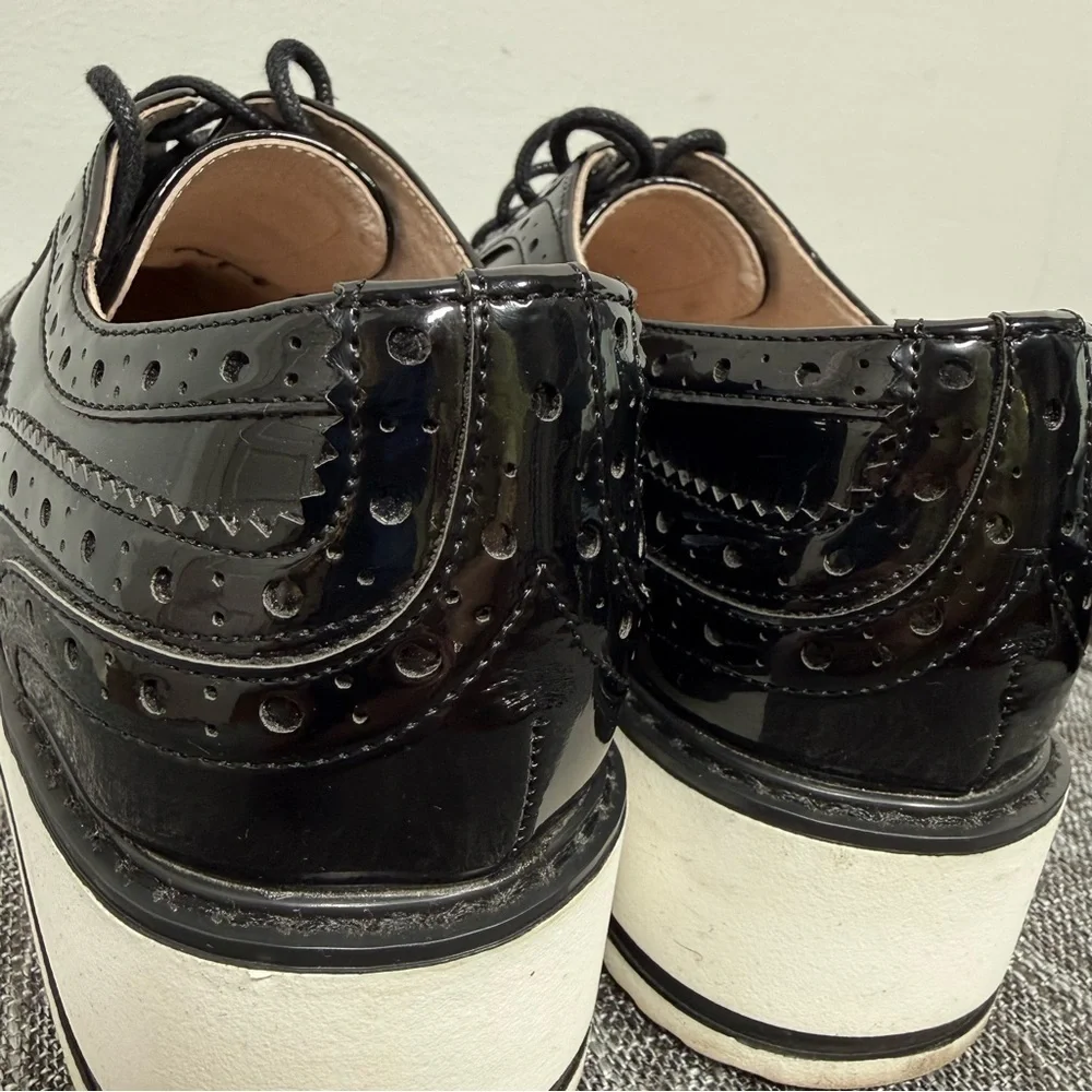 Bruno Marc Women's Elegant Wingtip Platform Oxfords, Size 8, Great Condition!